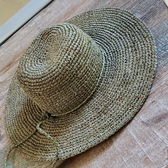 Peter Grimm Accessories - PETER GRIMM wide brim straw bucket Brimmed HAT with tassels.